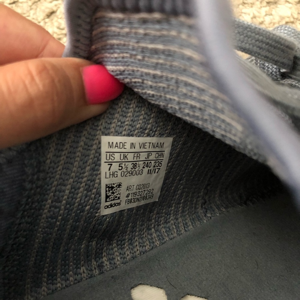 Women’s Adidas NMD R1 - Picture 7 of 7